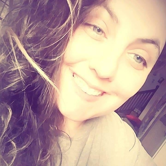 Meet your Posher, Krysten - Picture 1 of 1